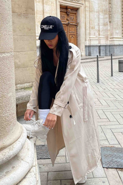 Lång Trenchcoat Med Beige Bälte